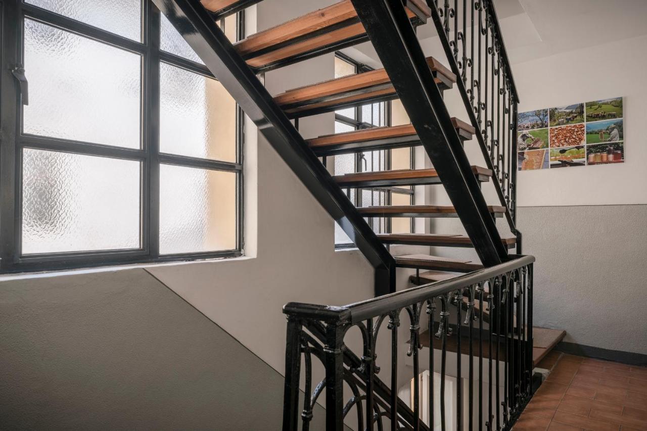 Lovely Mansard Iseo Portelle Holiday With Private Parking And Bike Storage Exterior foto